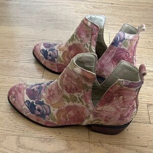 Floral Ankle Boots - Pink and Cream